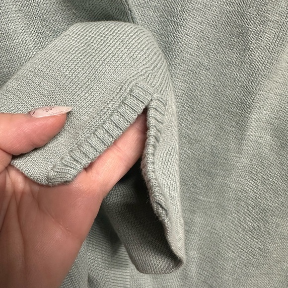 Tommy Bahama Light Sage Green Women's Tank Top Size Large 55% Silk - Picture 3 of 4